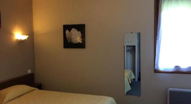 Номер Standard Logis Hôtel Delfotel