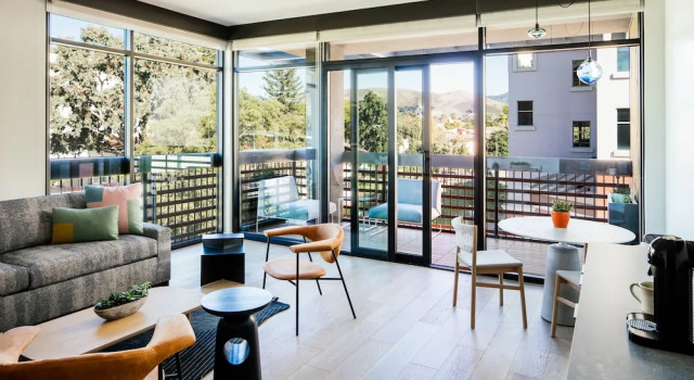 Люкс с балконом Hotel San Luis Obispo