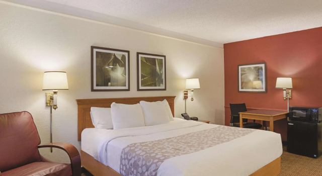Номер Deluxe La Quinta Inn Denver Cherry Creek