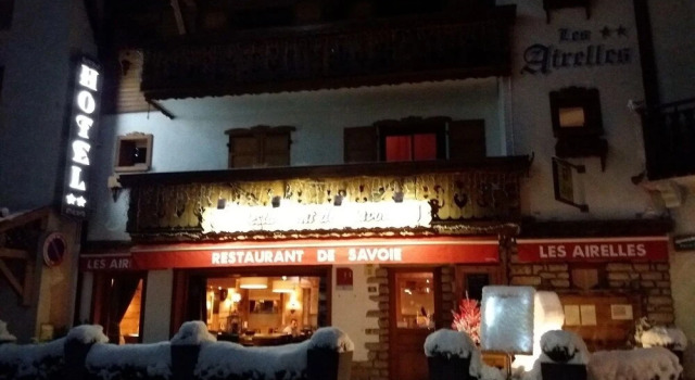Hôtel Les Airelles, Забронировать Отель Ла-Клюза Лыжный курорт на озере Анси