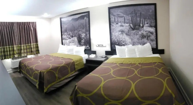 Четырёхместный номер Deluxe Super 8 by Wyndham Goodyear/Phoenix Area
