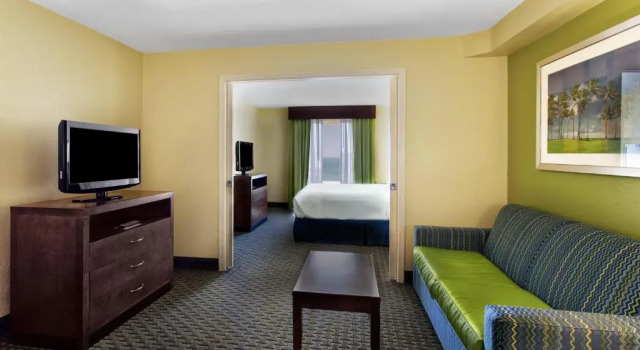 Номер Standard с видом на город Holiday Inn Hotel & Suites Daytona Beach On The Ocean by IHG