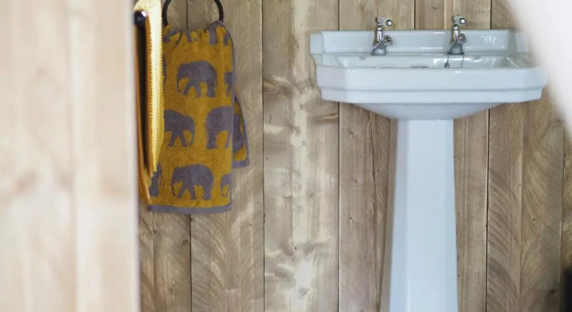 Тент Brackenhill Glamping - Safari Tent with Hot Tub - Sleeps 6