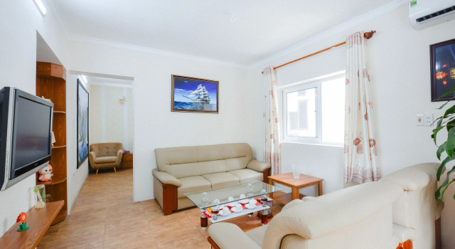 Moet Hotel by OYO Rooms