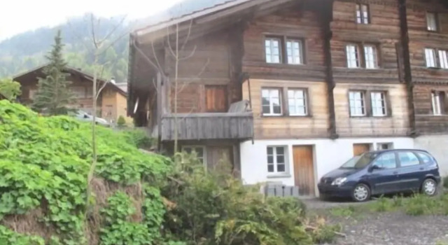 Swiss vYntage Chalets - 300 Year Old Swiss Chalet, Varaa Mökki Huvilat kohteessa Bern, Villa