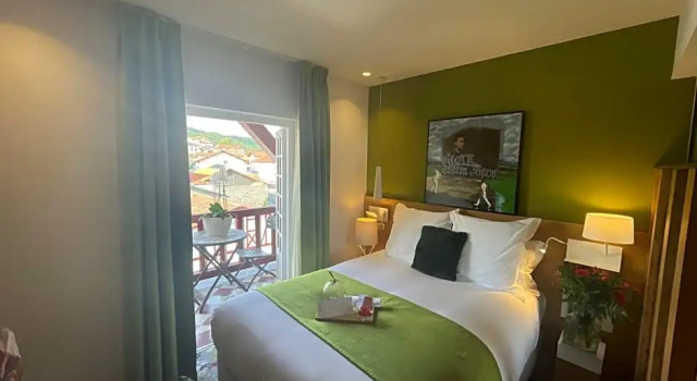 Двухместный номер Classic Hôtel Berria par La Maison de Pierre