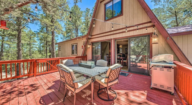 Коттедж Pet-friendly Ruidoso Cabin w/ Deck & Grill!