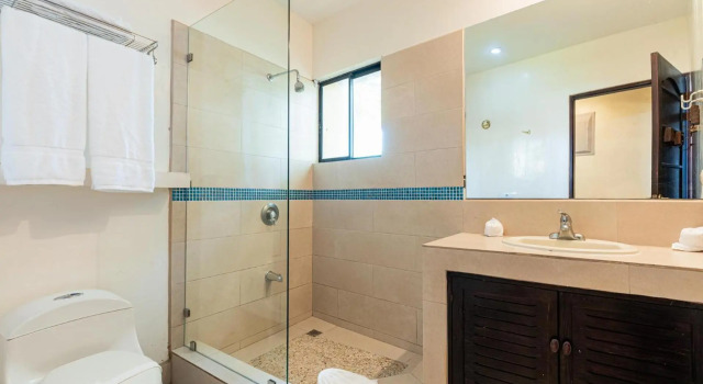 El Diria 301 Penthouse- Ocean View 3 Bedroom Condo