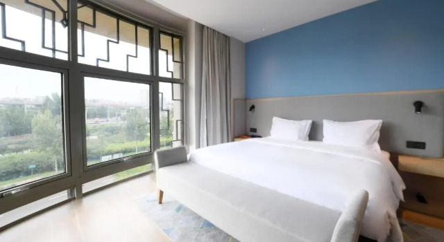 Двухместный люкс c 1 комнатой Holiday Inn Express Tianjin Binhai by IHG