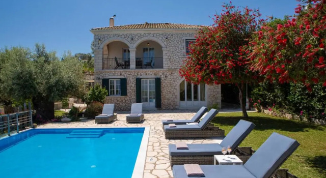 Вилла с 3 комнатами Villa Aloni