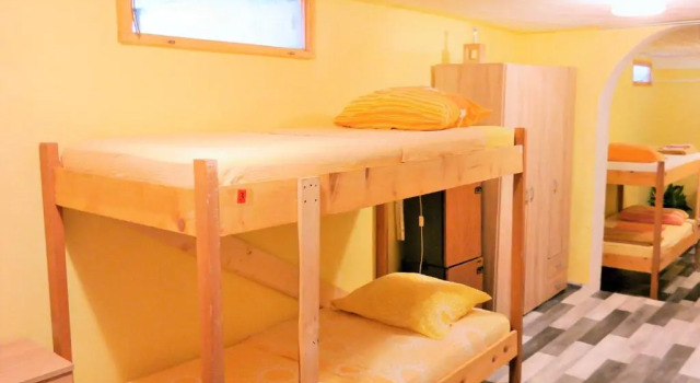 Кровать в общем номере Dragans Den Hostel