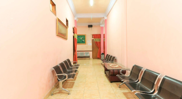 Hotel Mutiara Khadijah Syariah, Book Hotel Hotels in Sulawesi with Parking, Parking