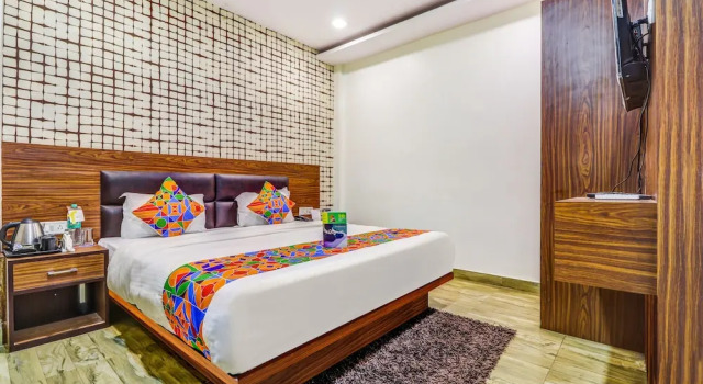 Номер Executive FabHotel Sain Dass