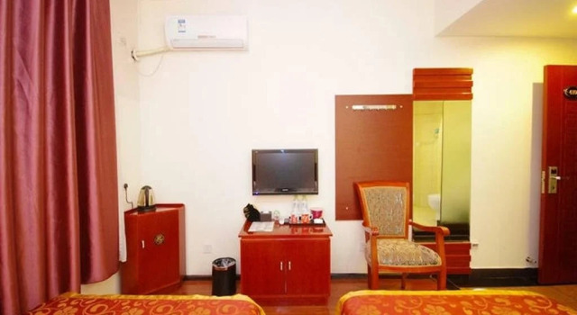 Long Teng Business Hotel, Prenota Hotel Hotel a Sichuan con parcheggio, Parcheggio