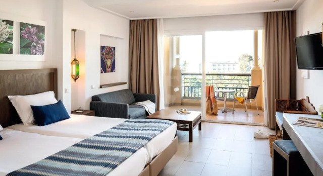 Четырёхместный номер Standard с балконом и с видом на сад TUI SUNEO Royal Kenz - All Inclusive