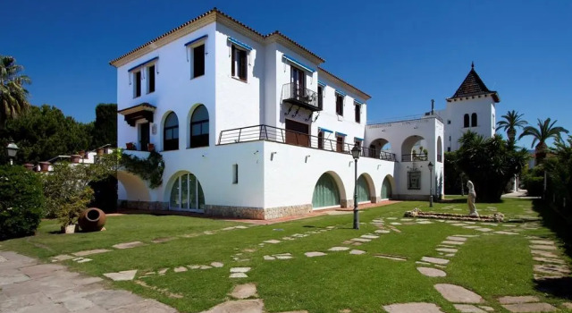 Полулюкс Hotel Capri