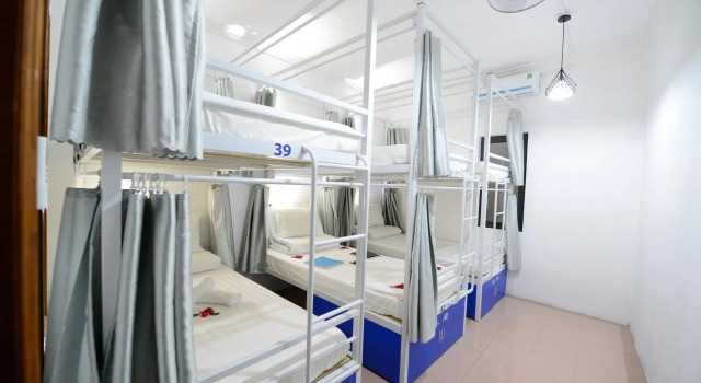 Pillow Backpacker Hostel