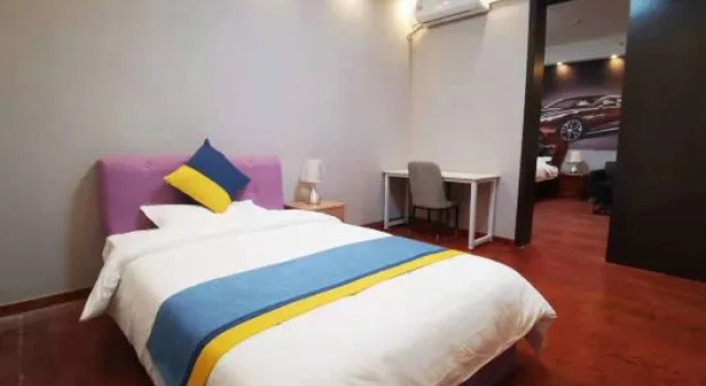 Люкс Deluxe Huashang Apartment Shanghai