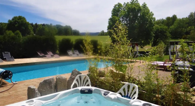 Коттедж La maison de Gilbert Jacuzzi Piscine chauffée