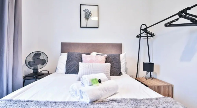 2 Bed Flat with Parking Near Waterfront, Забронировать Апартаменты/квартира Барри Vale of Glamorgan