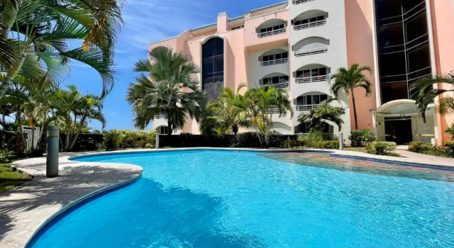 Апартаменты Appartement Hana Iti breathtaking on the ocean at the entrance of Papeete