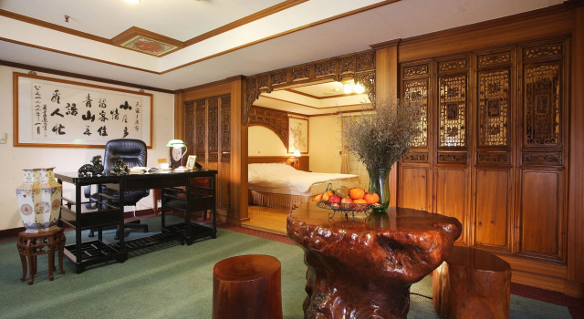 Kingdom Hotel
