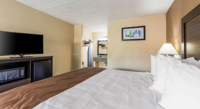 Номер Standard Quality Inn Forest City