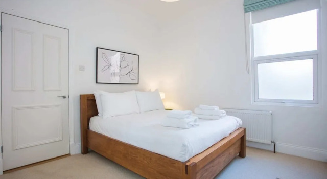 Апартаменты Stylish & Modern 3 Bed Flat in NW London With Garden
