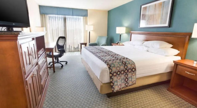 Номер Superior Drury Inn & Suites Birmingham Lakeshore Drive