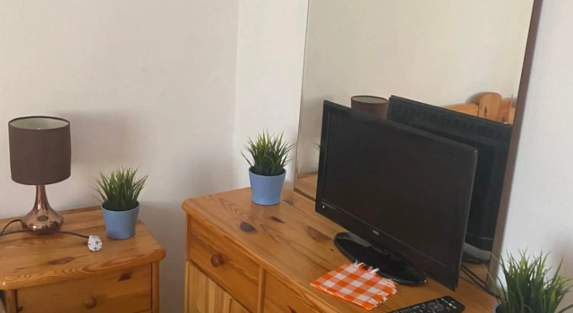 AMPLIO y CÉNTRICO APARTAMENTO CON APARCAMIENTO GRATUITO ALREDEDOR