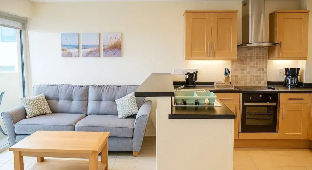 Апартаменты Westbeach Holiday Apartments