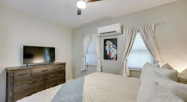 Hot Springs Home w/ Yard, Walk to Bathhouse Row!