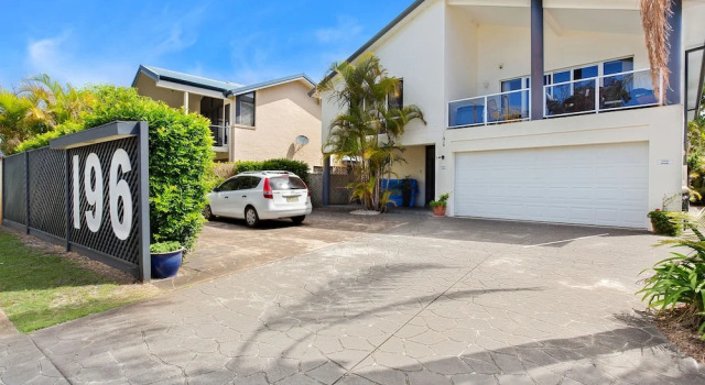 Salamander Beach Accommodation Adults Only