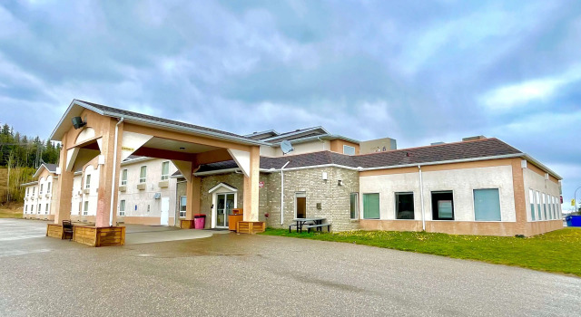 Super 8 by Wyndham Hinton, Reserva ahora Posada u hostería Hinton 