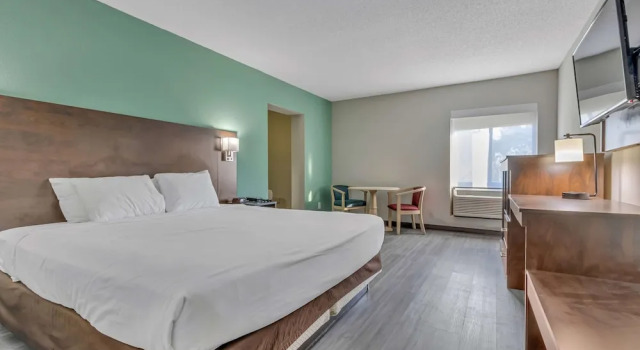Четырёхместный семейный люкс Baymont by Wyndham N Myrtle Beach - Park & Sports Complex Area