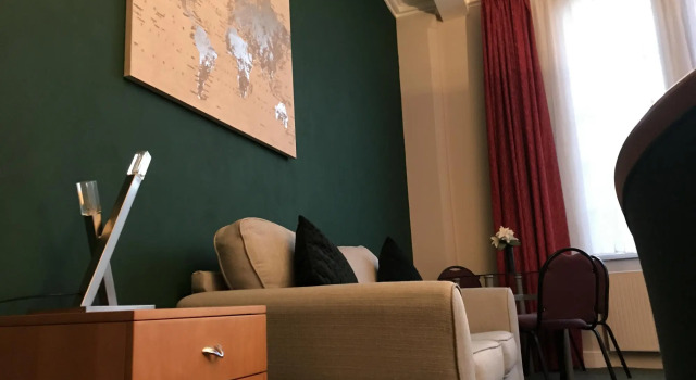Historic Building Large Central 2 Bedroom Apartment Sleeps 6, Varaa Huoneisto Asunnot kohteessa Merseyside, Huoneisto