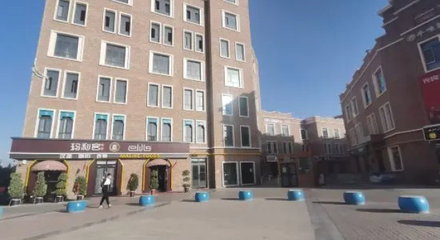 Korla Tianehe Rezen Select Hotel, Rezerwuj Hotel Hotele w Korla z parkingiem, Parking