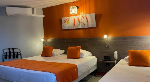 Трёхместный номер Standard greet Hotel Massieux Lyon Nord by All Accor