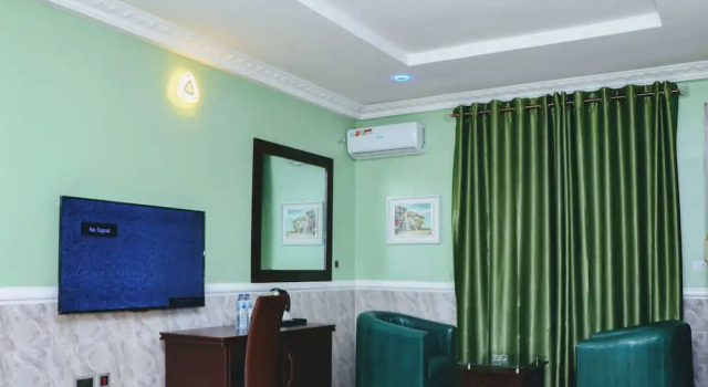 Апартаменты Ubiq Suites and Apartments - Abuja