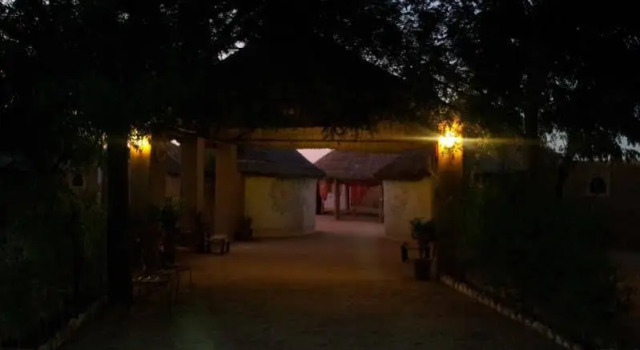 Mahadev Resort, Boek Resort Hotels in Kanoi met zwembad, Zwembad
