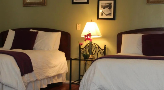 Четырёхместный номер Standard El Rancho Motel