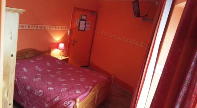 L'Hôtel du Mouton blanc, Rezervovat Hotel Fresne-Saint-Mames Haute-Saône