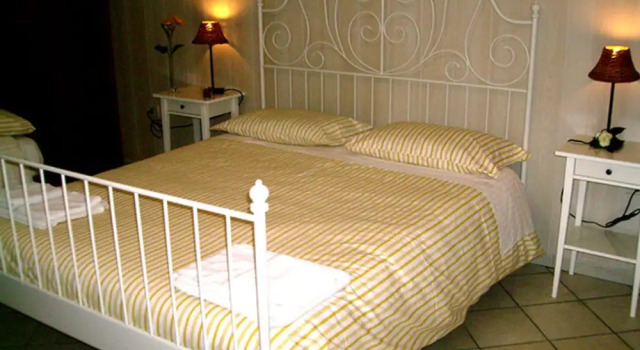 Трёхместный номер Deluxe Bed & Breakfast Villa Mena