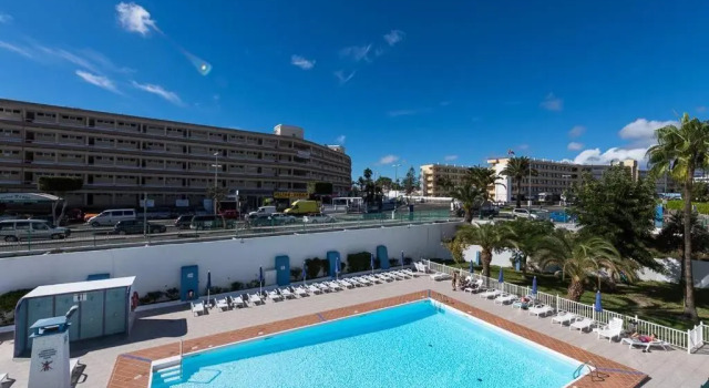 Апартаменты 5 min walk from Yumbo 208