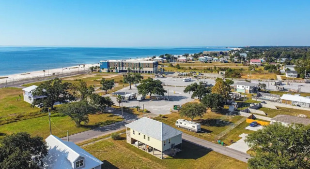 Коттедж Peaceful Setting w/ Coastal Views: Gulfport Haven