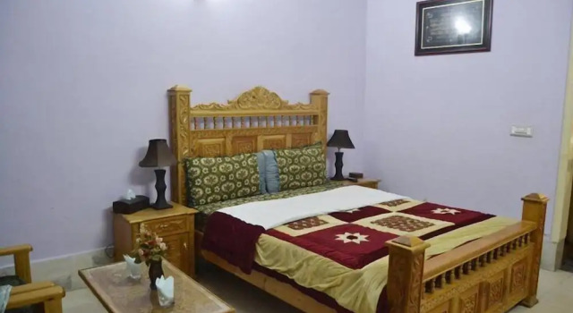 Nazara Hotel And Restaurant, Забронировать Отель Сайду Шариф провинция Хайбер-Пахтунхва