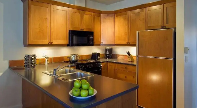 Двухместный люкс c 1 комнатой с балконом Waters Edge Shoreside Suites