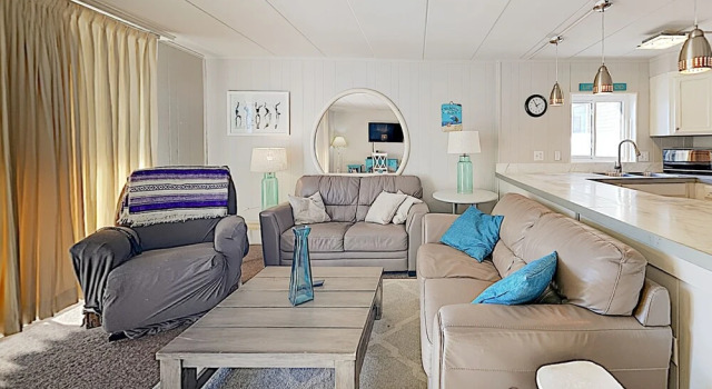 Comfy W/ Balcony & Views -- 200 To Beach! 3 Bedroom Condo, Rezerwuj Apartament Midtown 