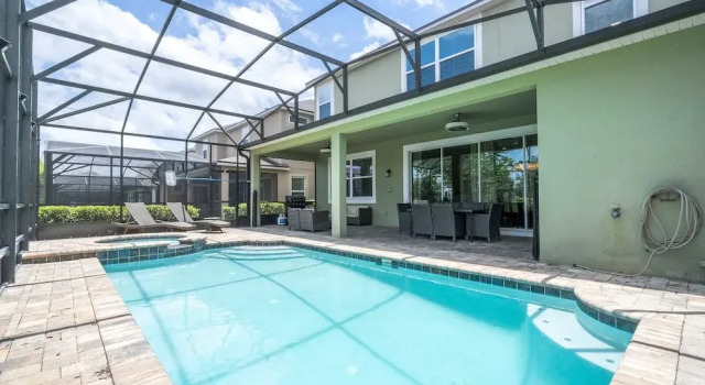 Коттедж Beautiful 5 Bed Home in Solara With Private Pool