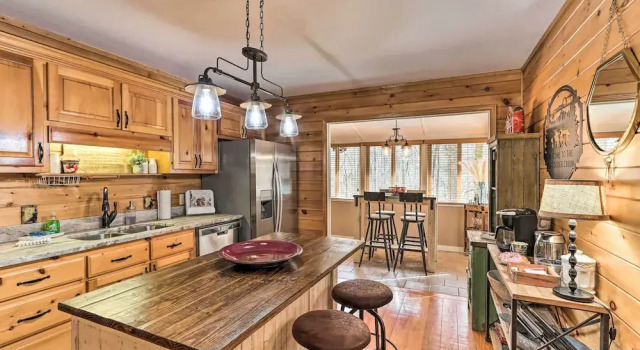 Stunning Ellijay Cabin w/ Community Amenities, Rezerwuj Dom wakacyjny Domki letniskowe w Ellijay, Domek
